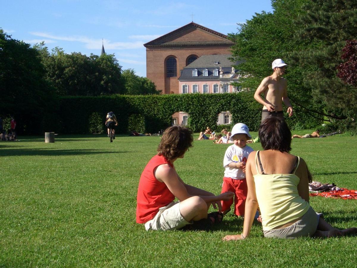 Ferienwohnung An Den Kaiserthermen Трир Екстериор снимка